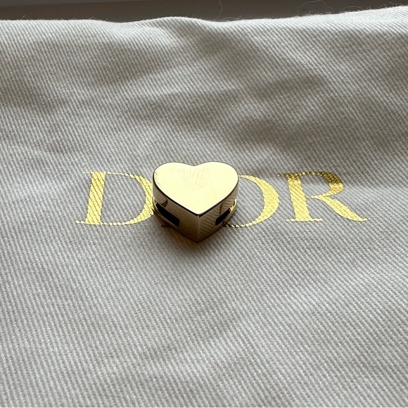 [SOLD] LADY DIOR MY ABCDIOR HEART BADGE, AUTHENTIC - Picture 4 of 7
